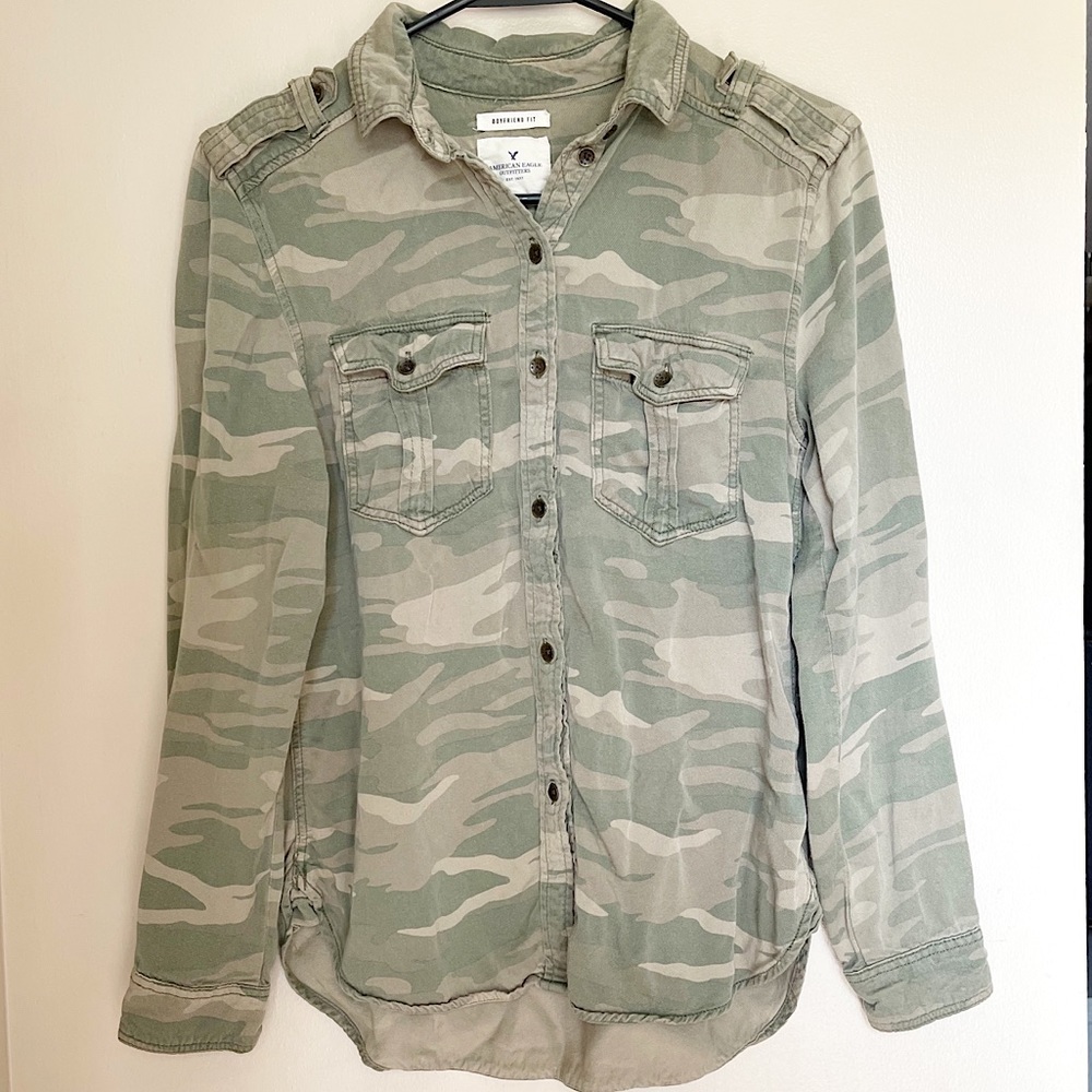AEO “Stay Lovely” Camo Button Down Top Boyfriend Fit